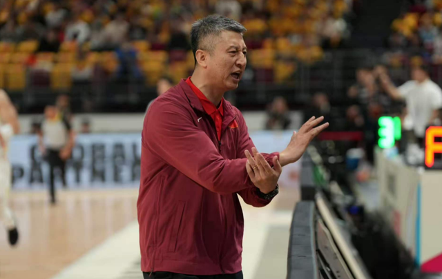 乐鱼娱乐体育-中国男篮全力出击！郭士强拒绝输球，赵继伟回归首秀，央视直播